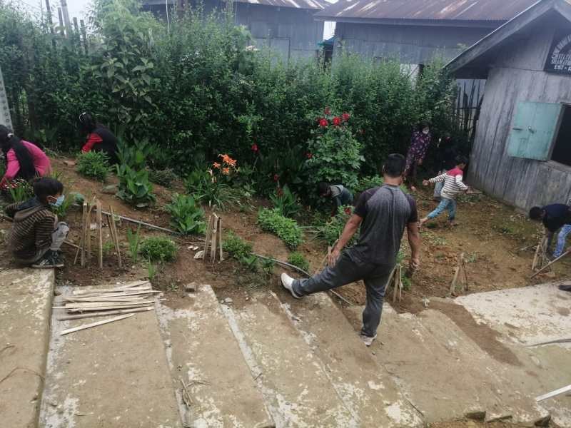 The Government Primary School-B Shamator observed World Environment Day at the school campus by cleaning up weeds and planting saplings on June 5. The programme was initiated by the School Management Committee and teaching staff along with senior students. (DIPR Photo)